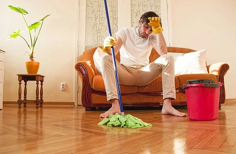 Professional vs. DIY Cleaning