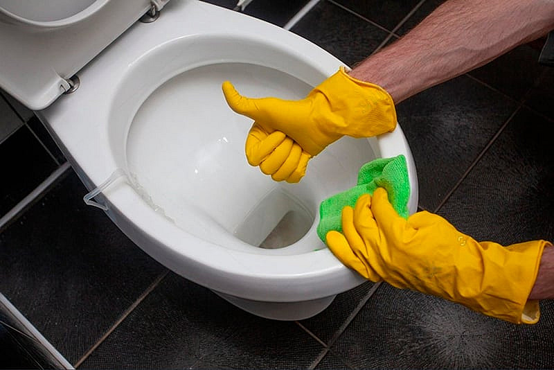 Regular WC cleaning in Kilkenny