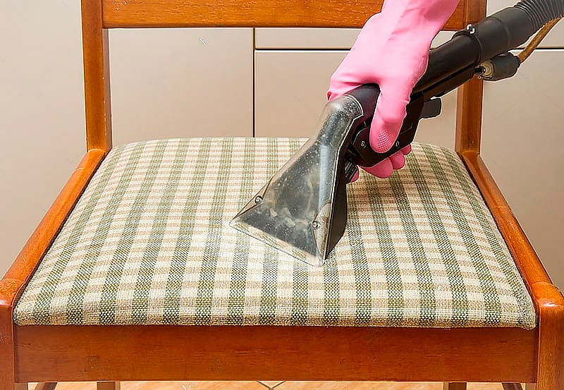 How to clean a stool from stains