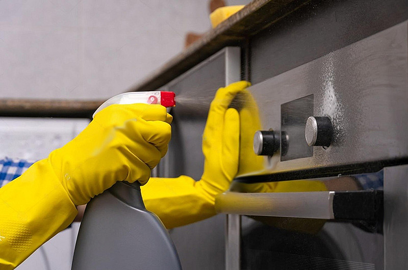 Kitchen cleaning