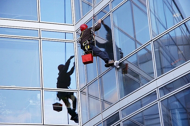 Window Cleaning in Offices and Commercial Buildings