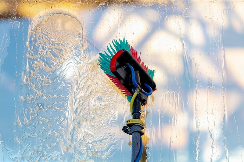 Window cleaning with professional equipment